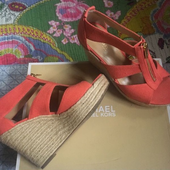 Shoes - Picture 4 of 6